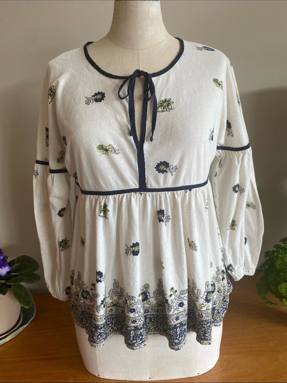 Lucky Brand peasant blouse in ivory with navy flowers and ribbons. Small. 🤍💙